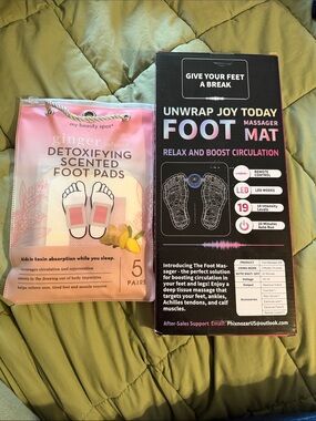 NEW! Detoxifying Scented Foot Pads & Foot Massager Mat Bundle - $50 retail